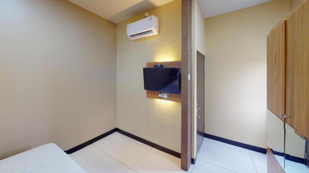 Merr 57 Surabaya Exterior foto