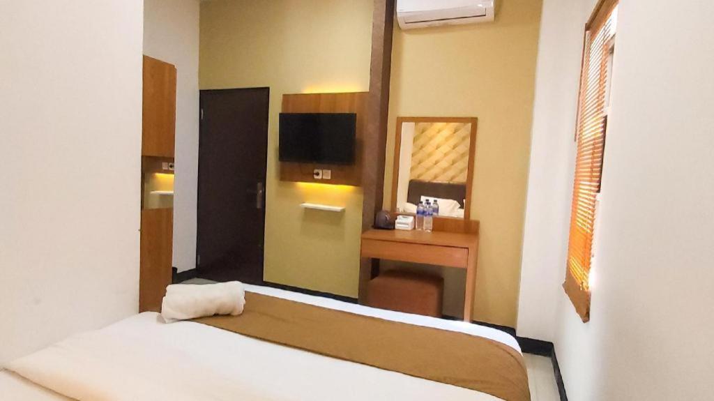 Merr 57 Surabaya Exterior foto