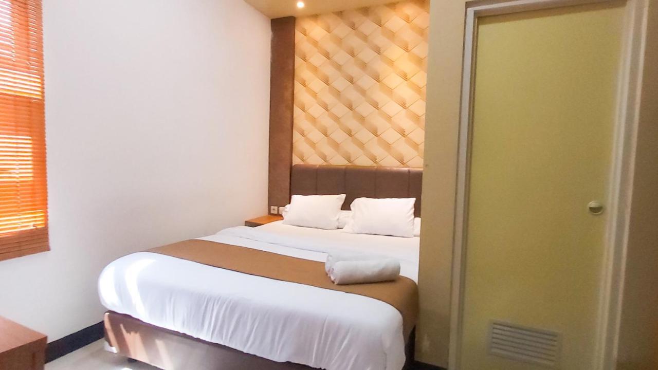 Merr 57 Surabaya Exterior foto